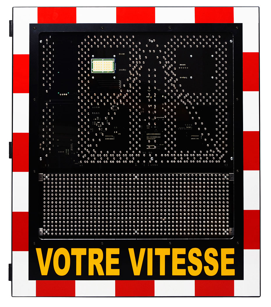 Radar informatif afficheur de vitesse et triangle danger